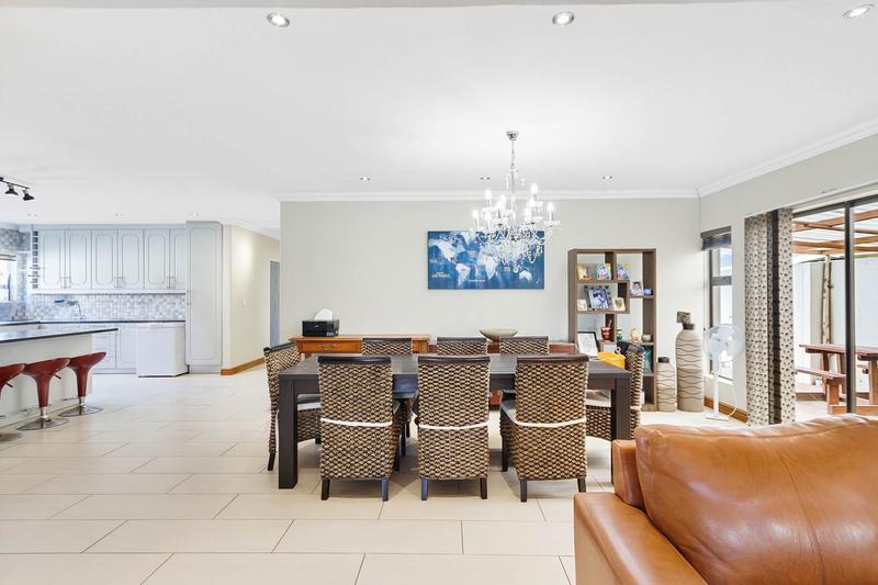 To Let 4 Bedroom Property for Rent in Gordons Bay Central Western Cape